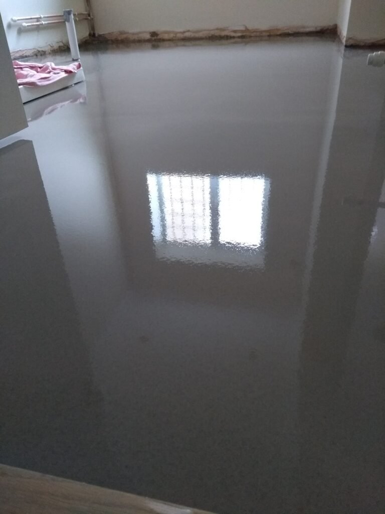 self leveling screed peterborough
